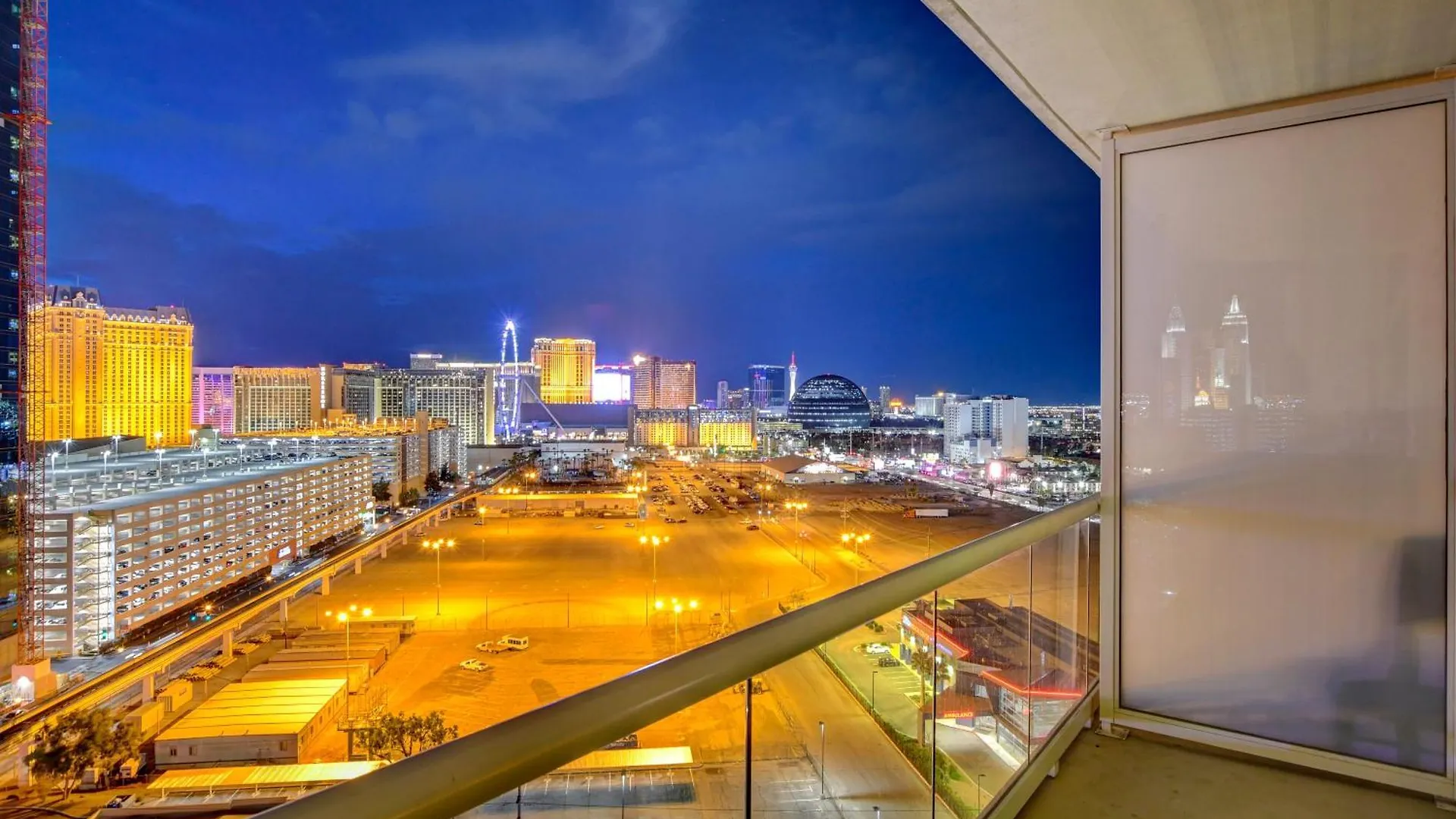 Balcony Strip View Suite * Mgm Signature Tower 3 Las Vegas Aparthotel