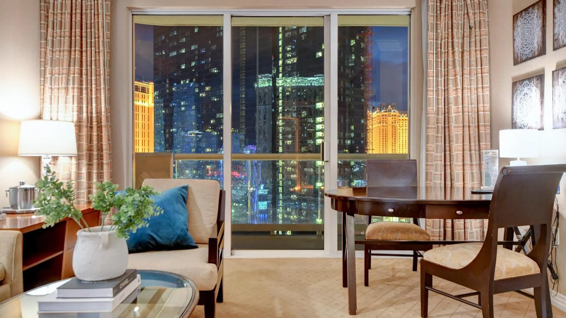 Balcony Strip View Suite * Mgm Signature Tower 3 Las Vegas
