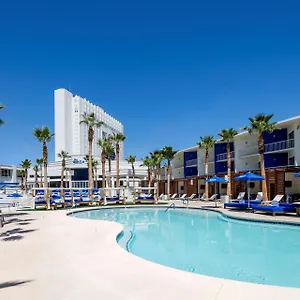 Tropicana Vegas A Doubletree By Hilton & Casino - Free Parking לאס וגאס